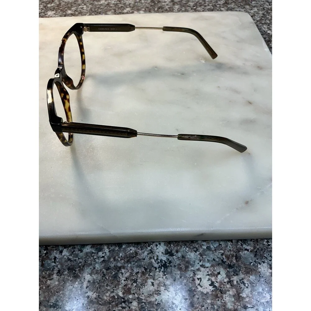 Versace select item